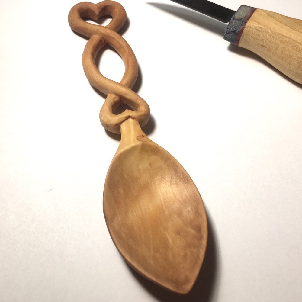 Traditional Hand-Carved Welsh Love Spoon - Picture 1 of 3